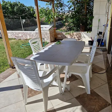 Family-friendly 3br 50m To Quiet & Spacious In וילה