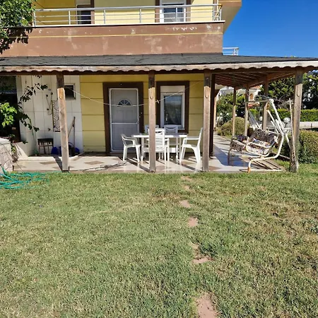 Family-friendly 3br 50m To Quiet & Spacious In וילה